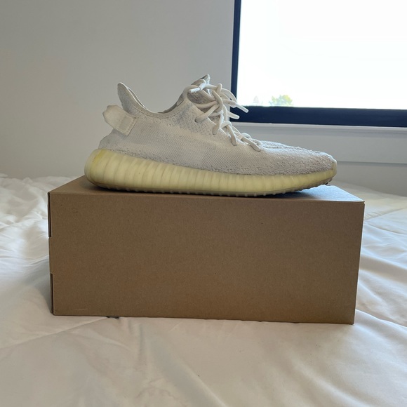 2017 Yeezy Boost 350 V2 ‘Cream White / Triple White’ - Picture 2 of 6